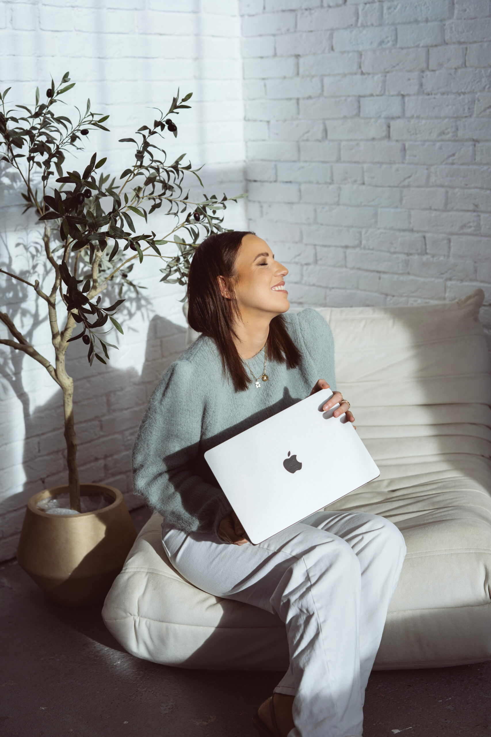 1Dizajnerka Danyelaart Scaled